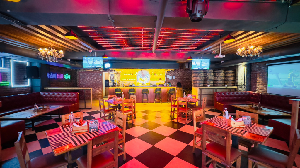Restaurant in Noida
