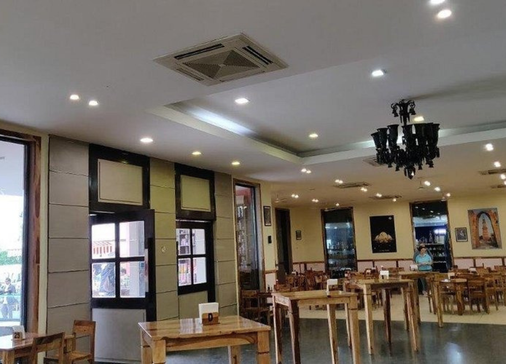 Restaurant in Noida